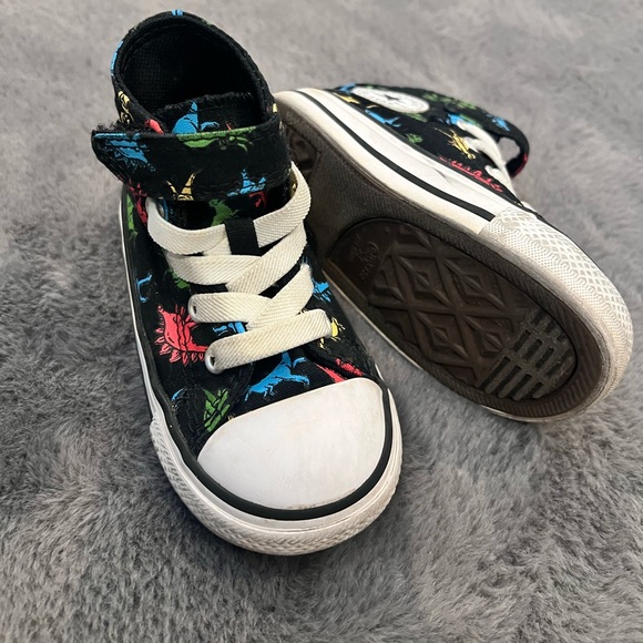 Converse Chuck Taylor All Star  - Baby•Toddler •Black /Dinosaurs. - Picture 2 of 5